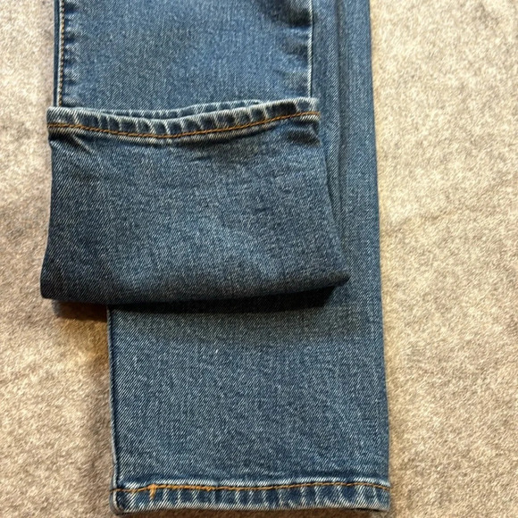 Levi's High Rise Women Jeans - Classic Denim - Picture 6 of 12